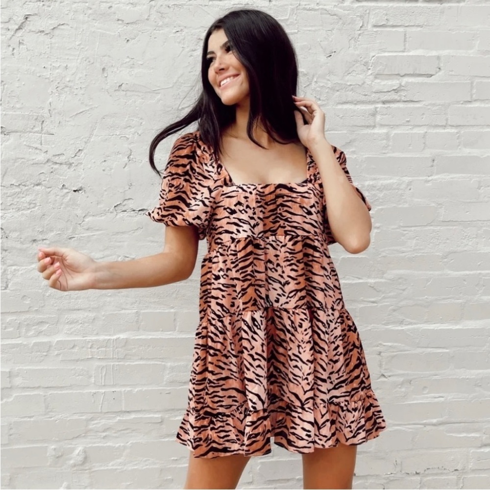 Buddy Love Becca Tiger Print Babydoll Mini Dress Women’s Small Puff Sleeves - Picture 4 of 16